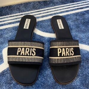 Steve Madden navy  and Cream Paris Slides